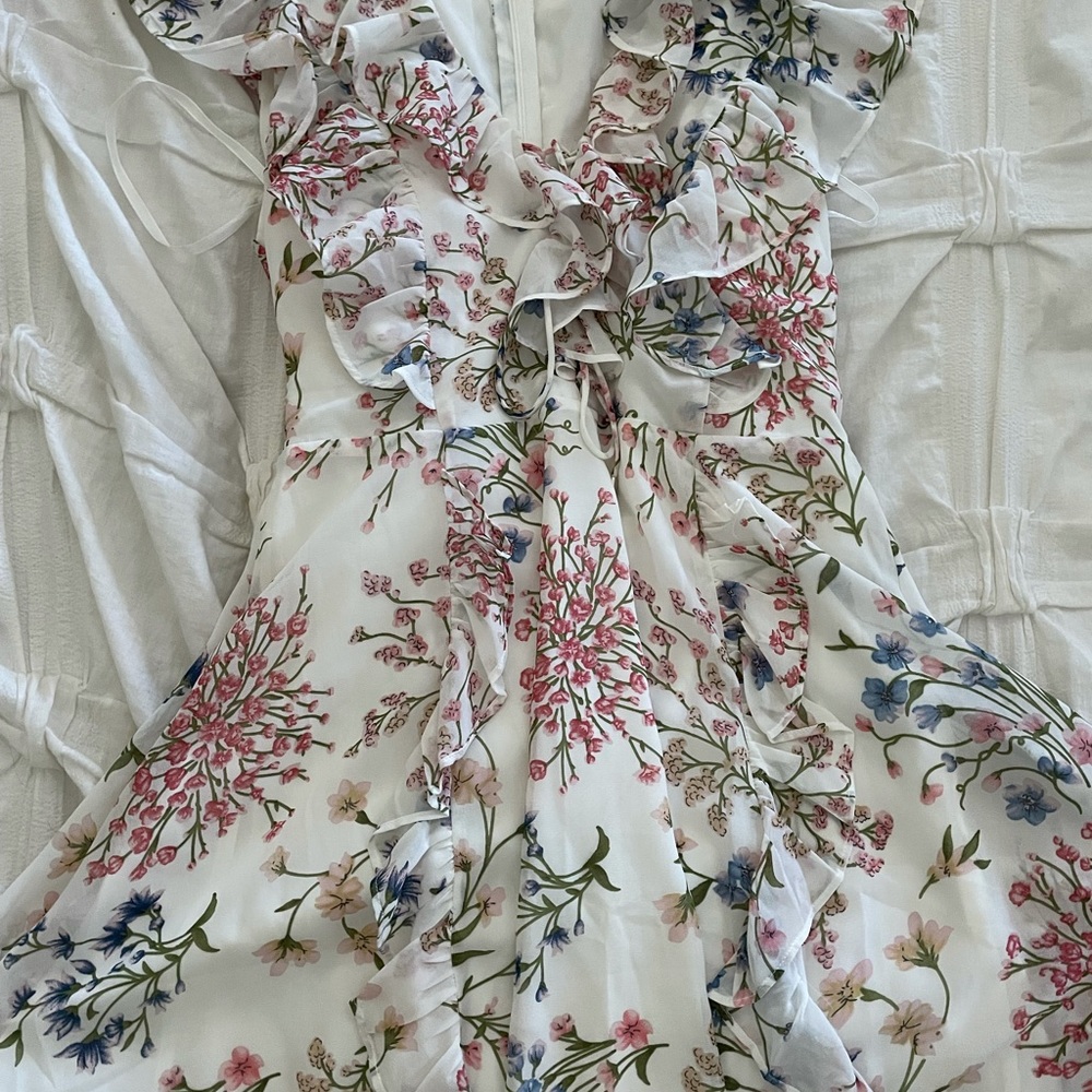 Floral mini dress with ruffles